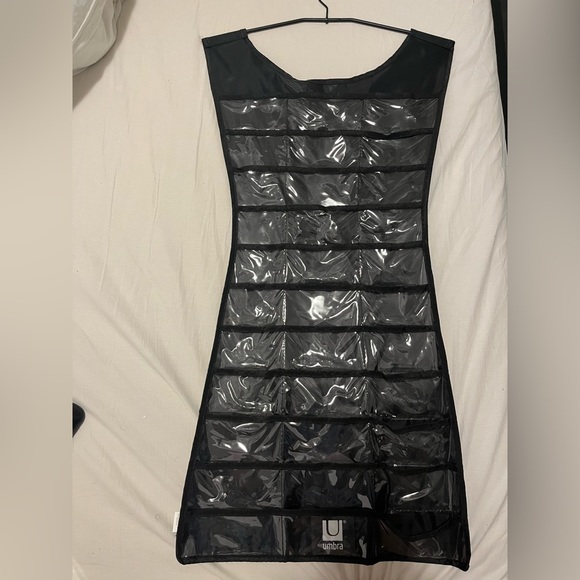 UMBRA Little Black Dress Jewelry Organizer. - Picture 9 of 10
